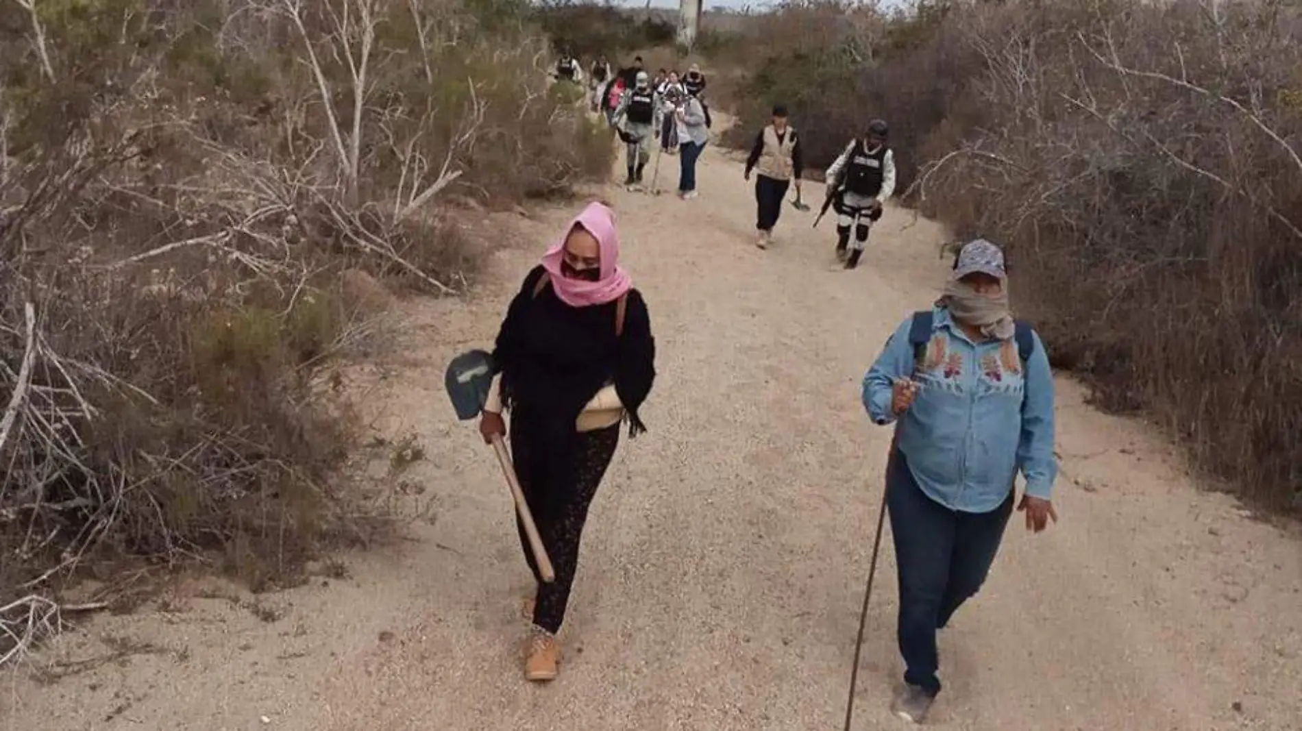 MUJERES RASTREADORAS (3)